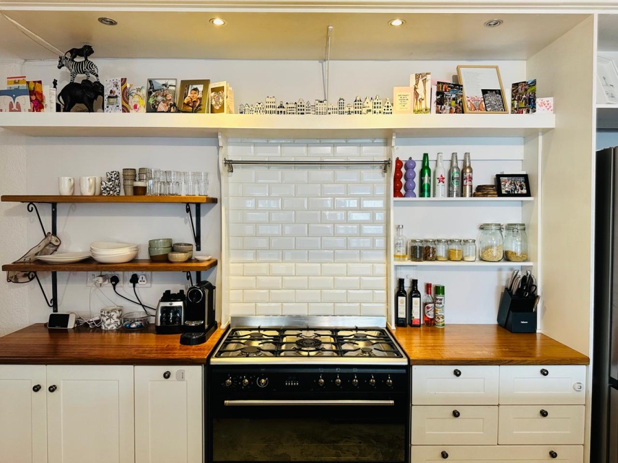 3 Bedroom Property for Sale in Sea Point Western Cape